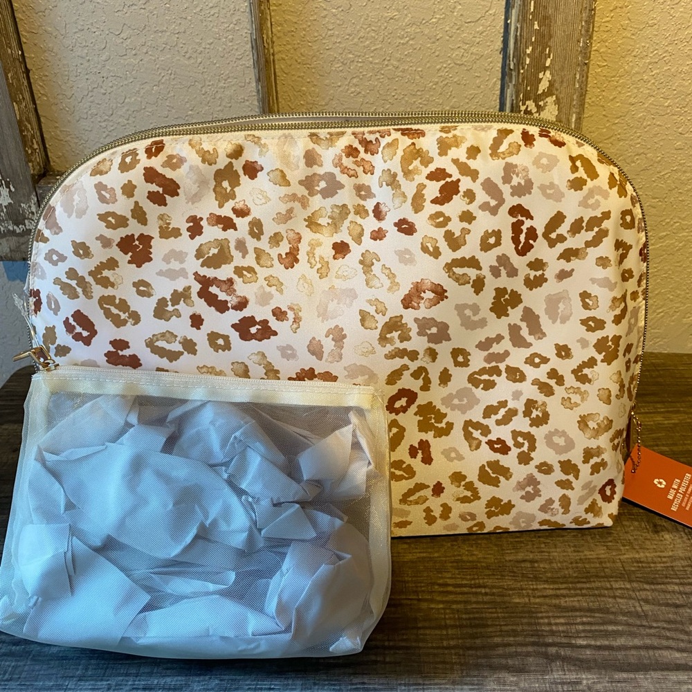 Sonia Kashuk two piece, large dome case bag